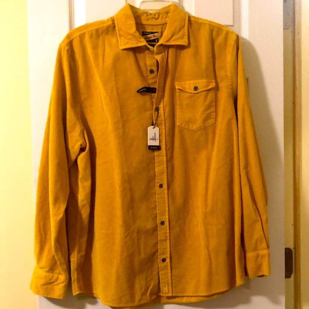 New With Tags, Johnnie-O Hangin’Out, Sunshine Gold Corduroy, button down shirt!